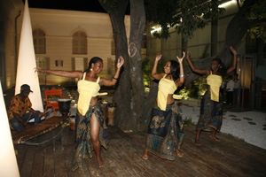 Un groupe de danseuses du Mozambique