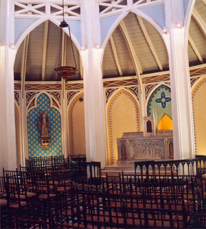 Intérieur de la Chapelle Pointue