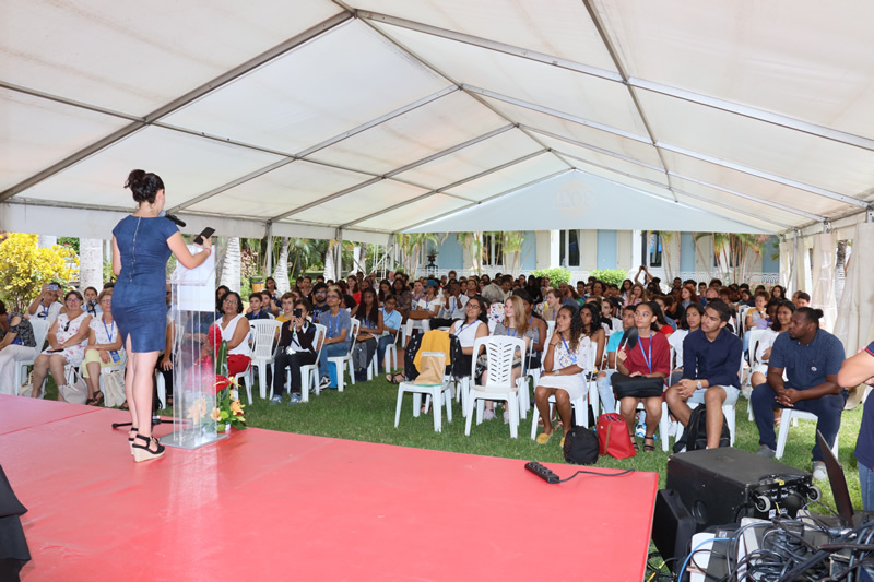 Discours de la présidente du CDJ devant tous les jeunes et invités présents