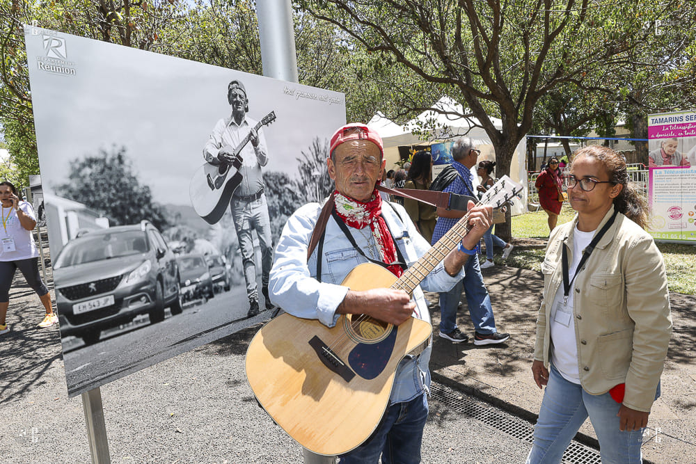 Hommage d'un guitariste local