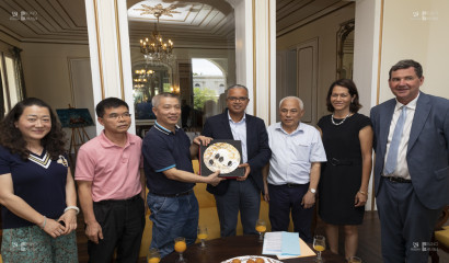 Cyrille MELCHIOR a reçu une délégation de l' université de technologie de Chine méridionale, ainsi que le  Pr. ZHONG Shuneng, Doyen de la Faculté de langues étrangères, Directeur du Centre de recherche sur les pays insulaires de l'Océan Indien (RCOIC) Université de technologie de Chine méridionale (SCUT)