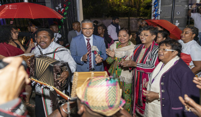 Les officiels ont été accueillis en musique par l’association TAMBATRA GASY