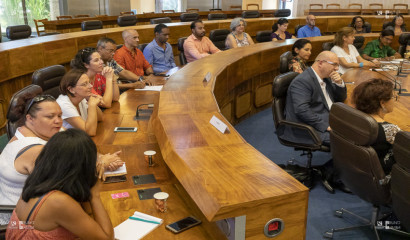 la signature de la convention de partenariat s'est déroulée dans l'hémicycle du Département en présence de professionnels de la filière