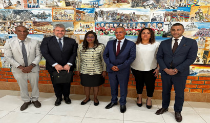 De gauche à droite  Benjamin Thomas, representant de la Mairie de Saint-Denis Sebastien Minot, ambassadeur de France Mme Saara Kuugongelwa-Amadhila, Première ministre de Namibie President Cyrille Melchior Conseillère départementale Adèle Odon Christophe Rocheland, representant du monde économique 