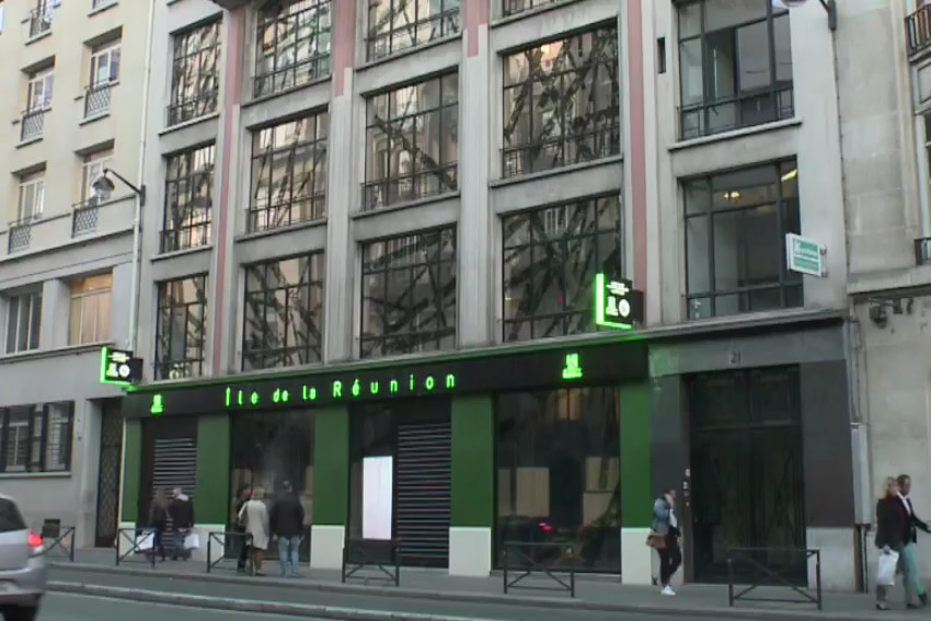 la façade des bureaux de l'antenne parisienne du Département