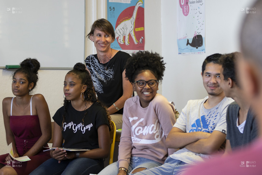 La professeure de Français Madame Mallet et sa classe de 3ème, ont apprécié cet échange avec l’artiste,autour des poèmes de Leconte de Lisle