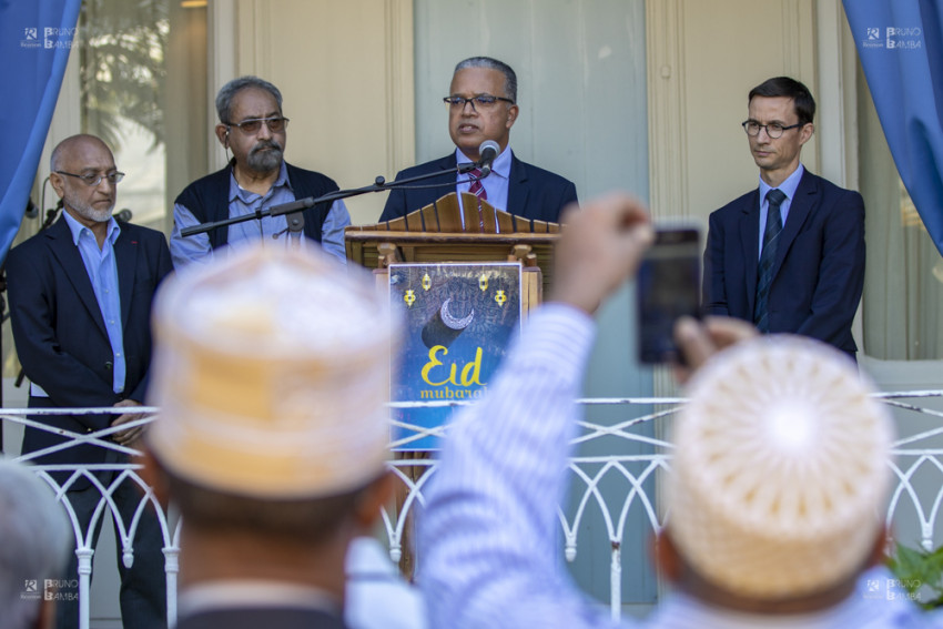 Houssen AMODE, Président du CRCM,                    , Cyrille MELCHIOR Président du Conseil départemental et Frédéric JORAM, Secrétaire Général de la Préfecture