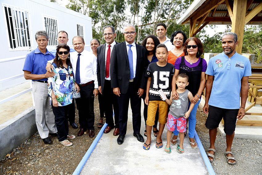 Le Président et le Maire de Sainte-Marie rencontre une association de quartier