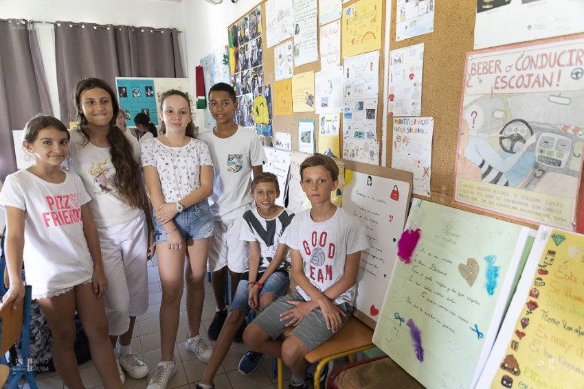 Sensibilisation contre les violences et  poésies en Espagnol, en hommage aux mamans de la classe de 6eme A et B