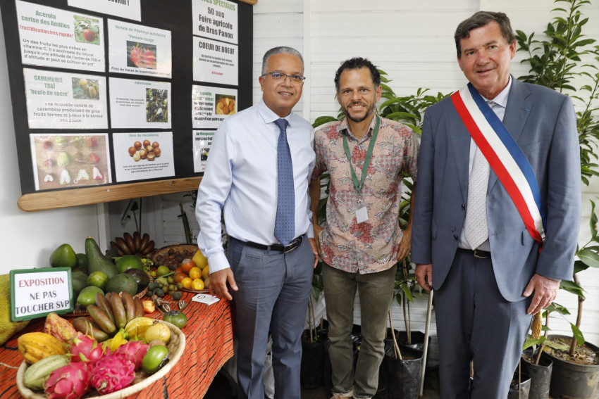 Samuel Constancy de Lattitude fruitière a présenté ses fruits et légumes lontan