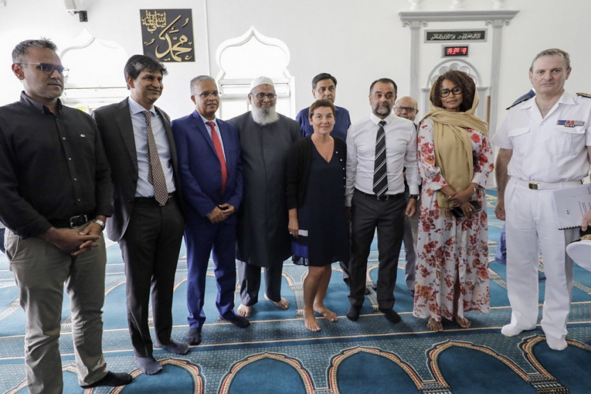 La  Ministre a visité la 1ère mosquée de France en présence d'élus et personnalités