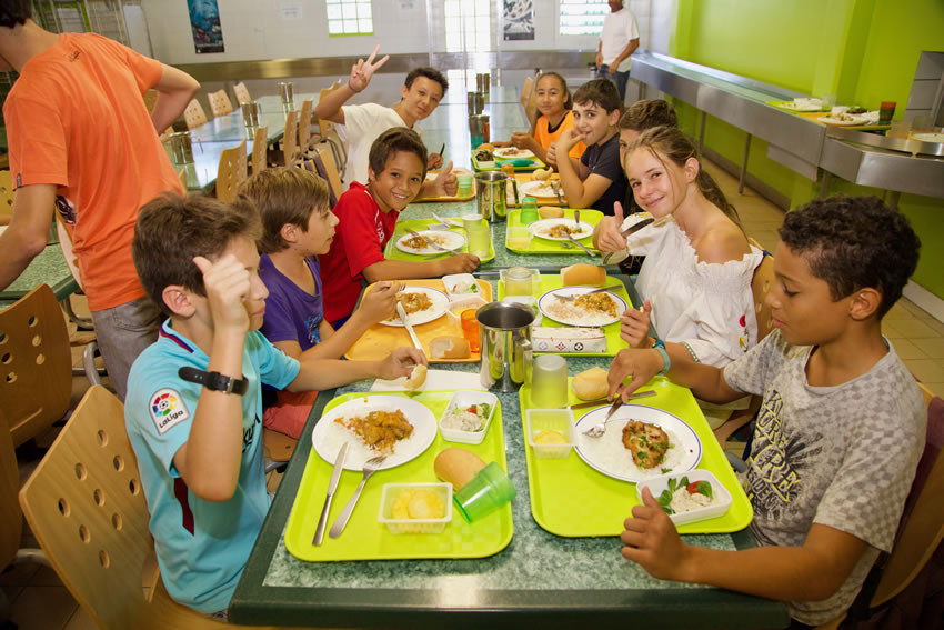 Les élèves retrouvent au restaurant scolaire la qualité du poisson Péi