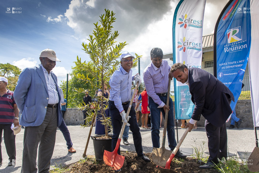 Le Président du Département était présent à l’inauguration des travaux d’aménagement de l’Avenue de la République à Saint-André