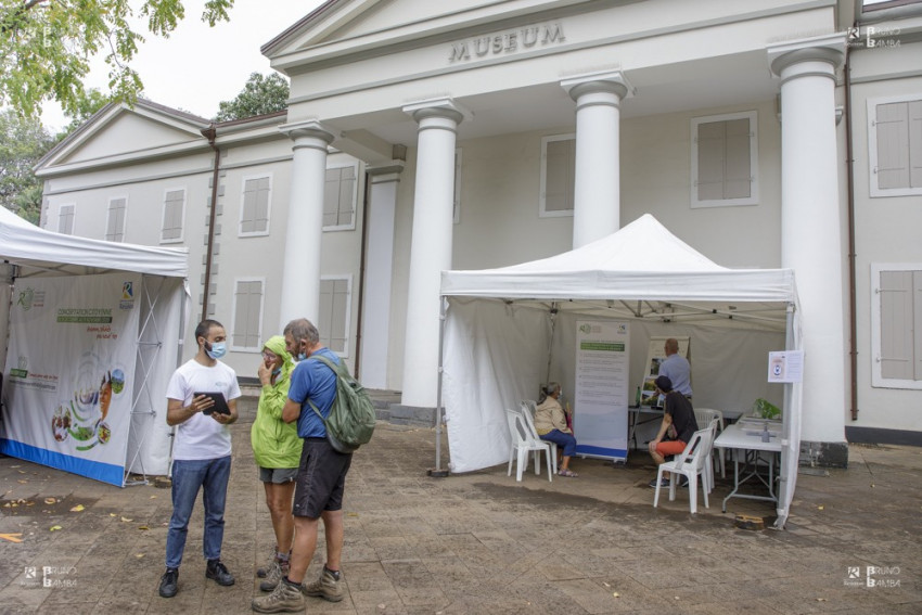 un atelier dans le cadre de la concertation citoyenne s'est déroulé dans le Jardin de l'Etat à St Denis