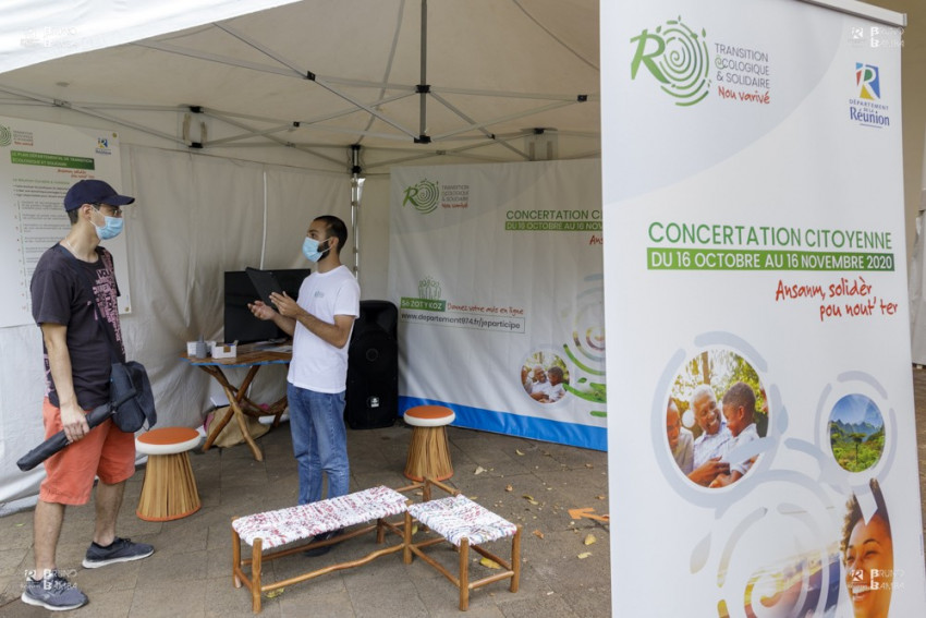 un atelier dans le cadre de la concertation citoyenne s'est déroulé dans le Jardin de l'Etat à St Denis