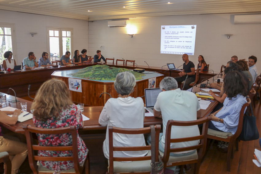 la salle de réunion de la Villa du Département a accueilli le lancement de l'évènement