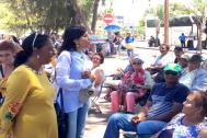 Nassimah Dindar et Marie Paule BALAYA a la rencontre des personnes agées