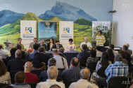 La salle du Conseil Municipal était pleine lors de la signature du Pacte de Solidarité Territoriale entre la Commune du Tampon et le Conseil départemental
