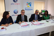 Michel Swieton directeur régional de Pôle Emploi et Cyrille Melchior Président du Département signent une convention de coopération