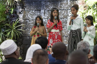 Des jeunes filles ont interprété le chant de bienvenue, Assalaamou Aleïka