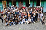 L'ensemble des participants devant la villa de Mascarin