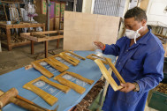 Le trophée remis à chaque personnalité a été réalisé par les agents de l’atelier Bois de goyavier