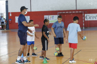 Initiation au Handball - Journée internationale des Droits de l’Enfant au gymnase des Marsouins à Saint-Benoit