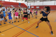 Initiation à la Zumba. Journée internationale des Droits de l’Enfant au gymnase des Marsouins à Saint-Benoit